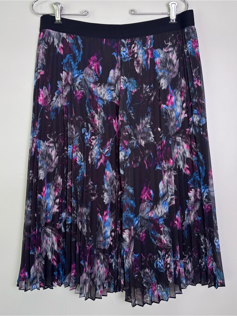 Chelsea 28 Floral Pleated Midi Skirt-Size M-Elastic Waist-Black/Pink/Blue
